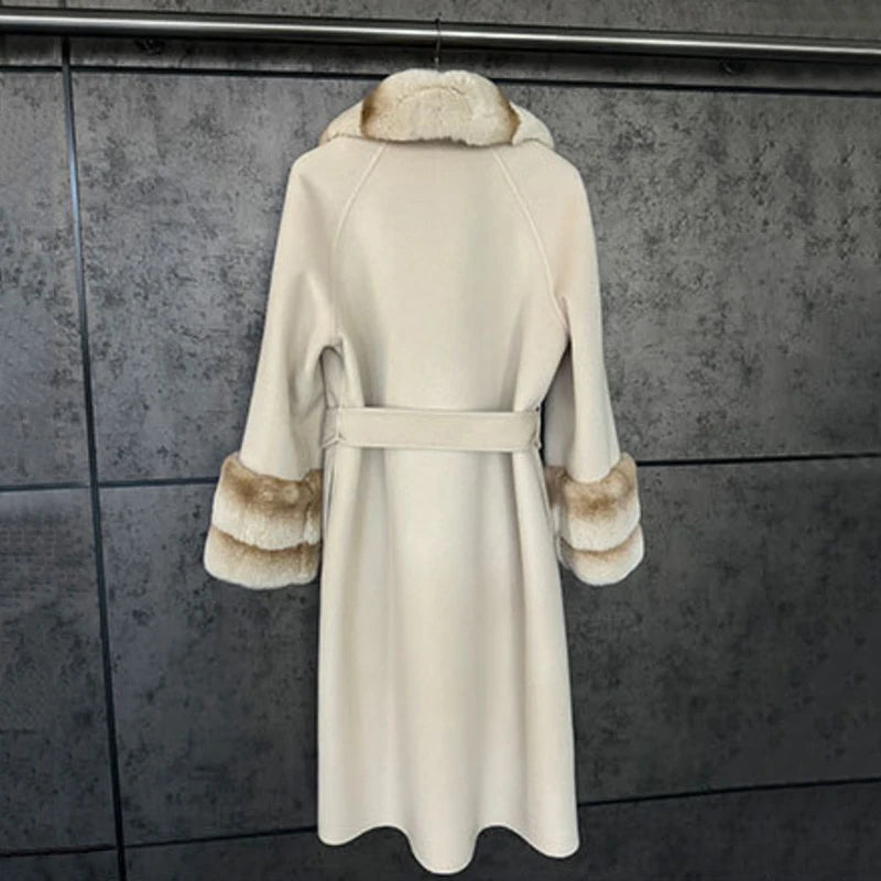 Manteau long femme ceinturé à grand col – CLEVI Paris