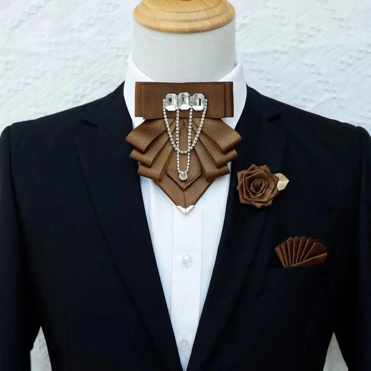 Ensemble nœud papillon 3 pièces, broche et fleurs – CLEVI Paris