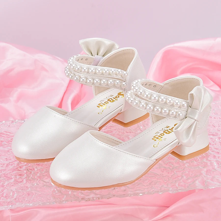 Chaussures fille blanches à talons et perles – CLEVI Paris