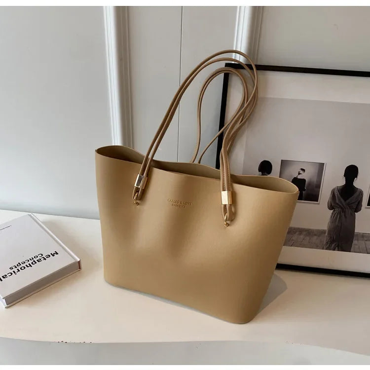 Grand Sac Épaule PU Femme Style Classique 37x12x25cm 600g Décor Lettres – CLEVI Paris