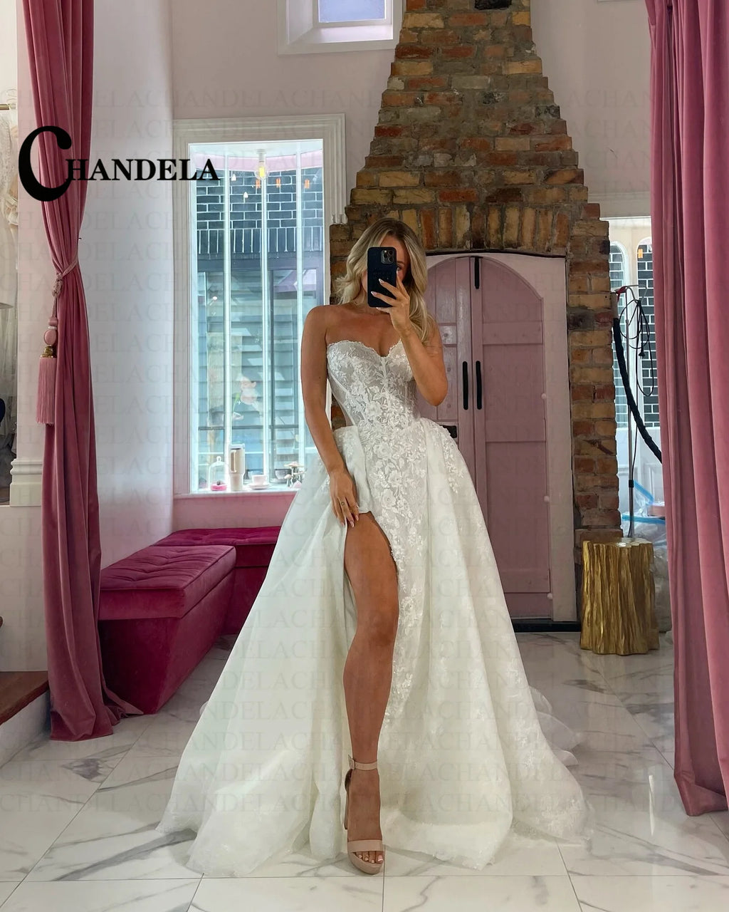 Robe de mariée fendue en tulle – CLEVI Paris