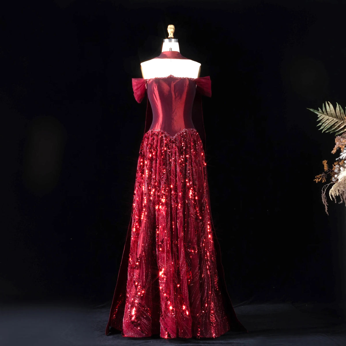 Robe de soirée épaules dénudées perlée – CLEVI Paris