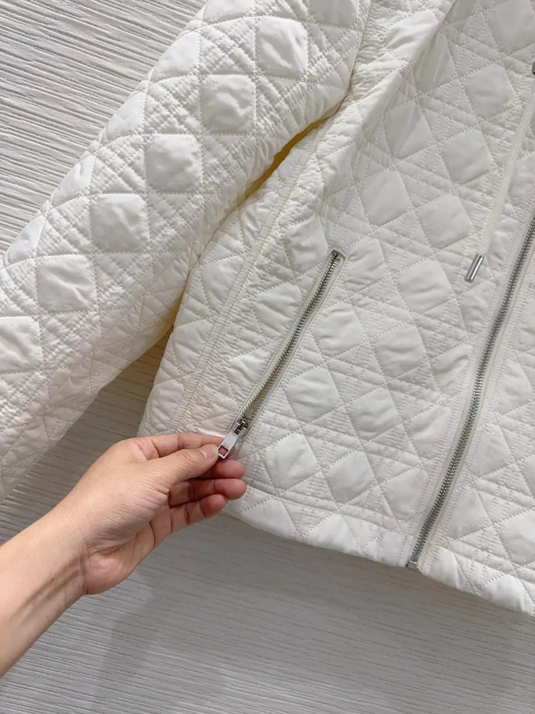 Veste matelassée femme à capuche en coton – CLEVI Paris