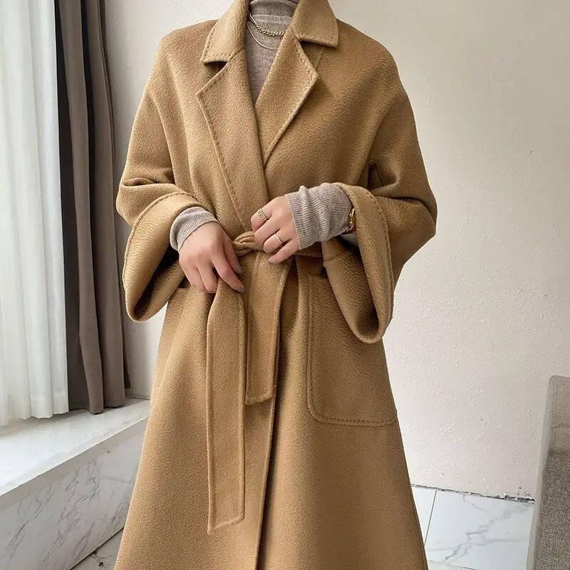 Manteau long femme en laine ceinturé – CLEVI Paris