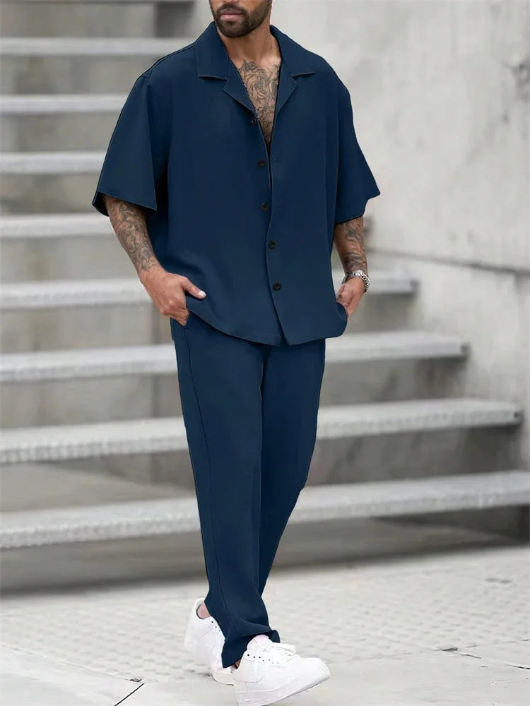 Ensemble 2 Pièces Homme Chemise Imprimée 3D Col Cranté + Pantalon Casual Voyage – 26 Motifs, S à 2XL – CLEVI Paris