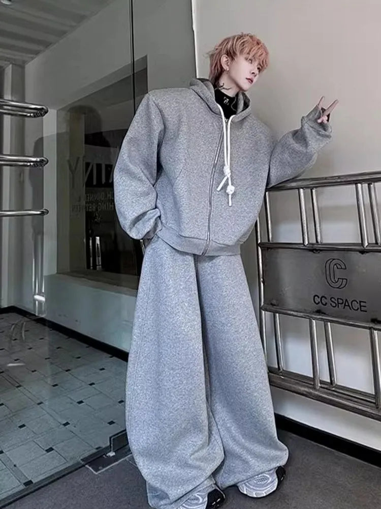 Ensemble Sport Homme 2 Pièces Sweat Capuche Zippé + Pantalon Large Winkeep – High Street Gym – Gris & Noir – CLEVI Paris