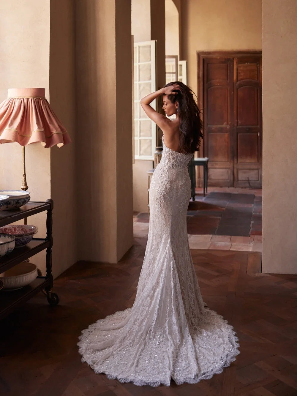 Robe de mariée sirène en dentelle à col haut – CLEVI Paris