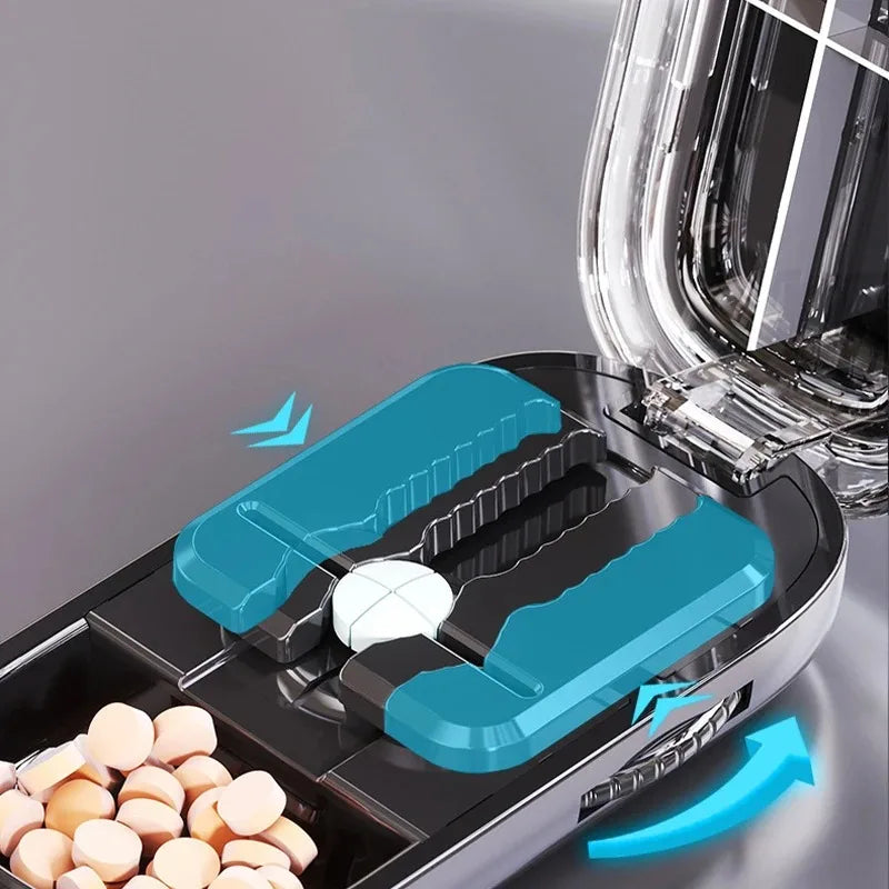 Pilulier portable avec option coupe-comprimés – CLEVI Paris