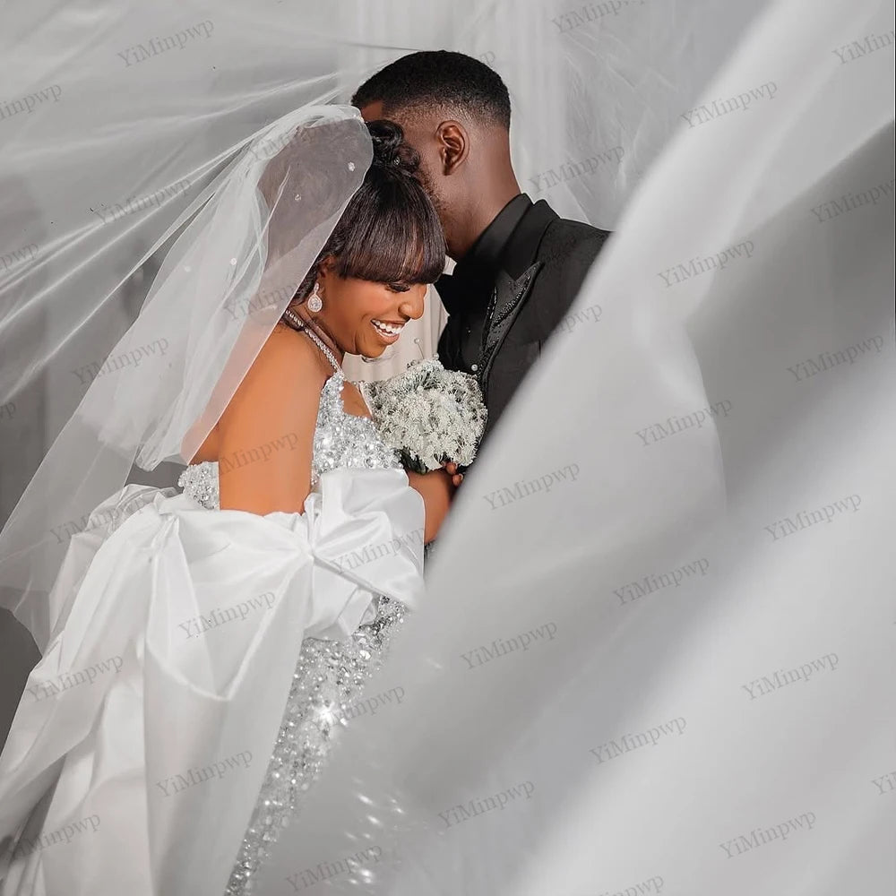 Robe de mariée courte à cristaux – CLEVI Paris