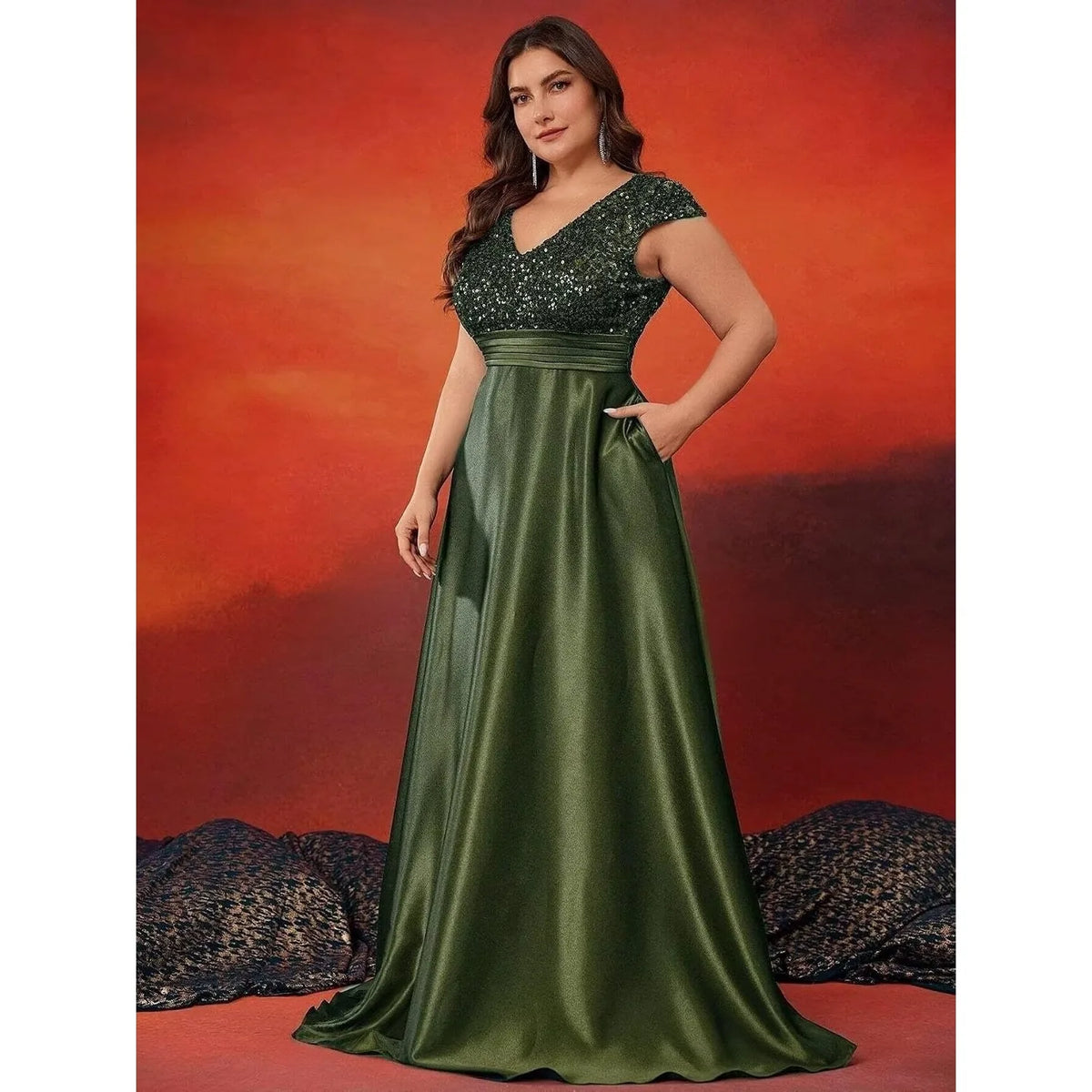 Robe longue satinée pailletée manches courtes – CLEVI Paris