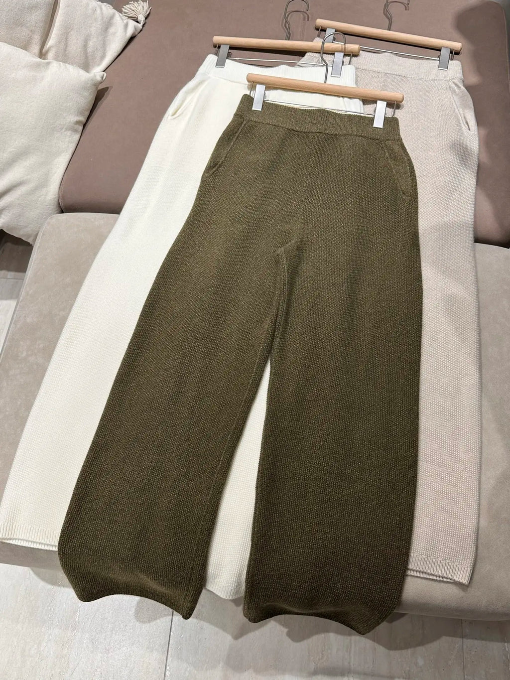 Ensemble femme en maille, gilet zippé et pantalon – CLEVI Paris