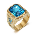 Bague homme carrée dorée en acier et zircon bleu – CLEVI Paris