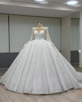 Robe de mariée princesse perlée en dentelle – CLEVI Paris