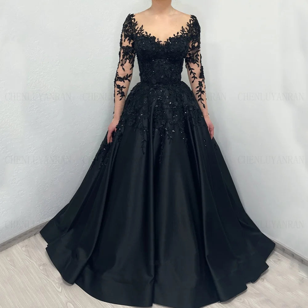 Robe de soirée en tulle avec perles – CLEVI Paris
