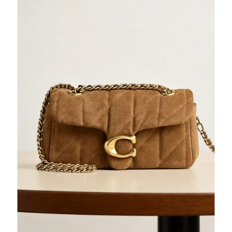 Sac femme matelassé à rabat et chaîne – CLEVI Paris