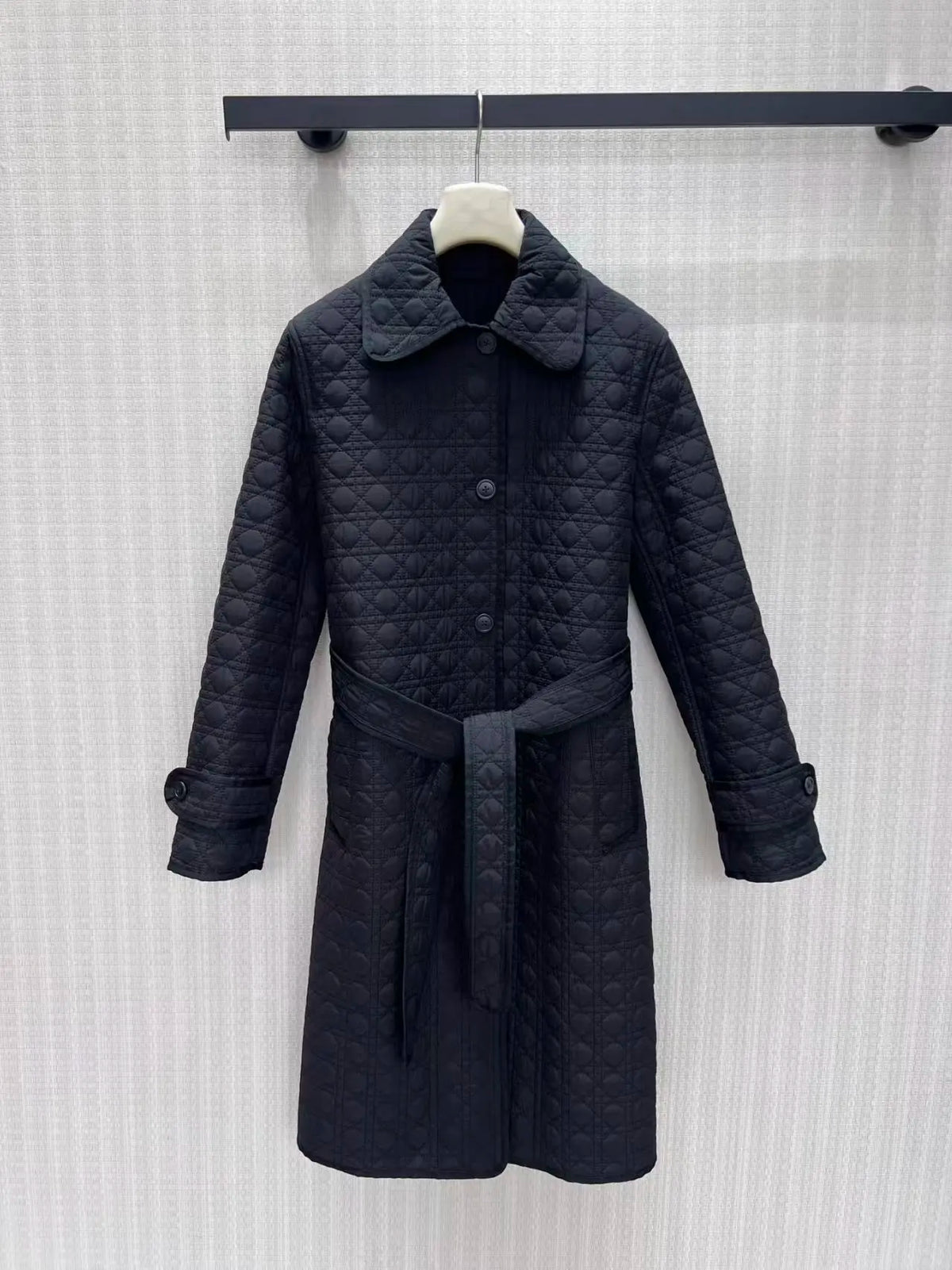 Veste longue matelassée femme à ceinture – CLEVI Paris