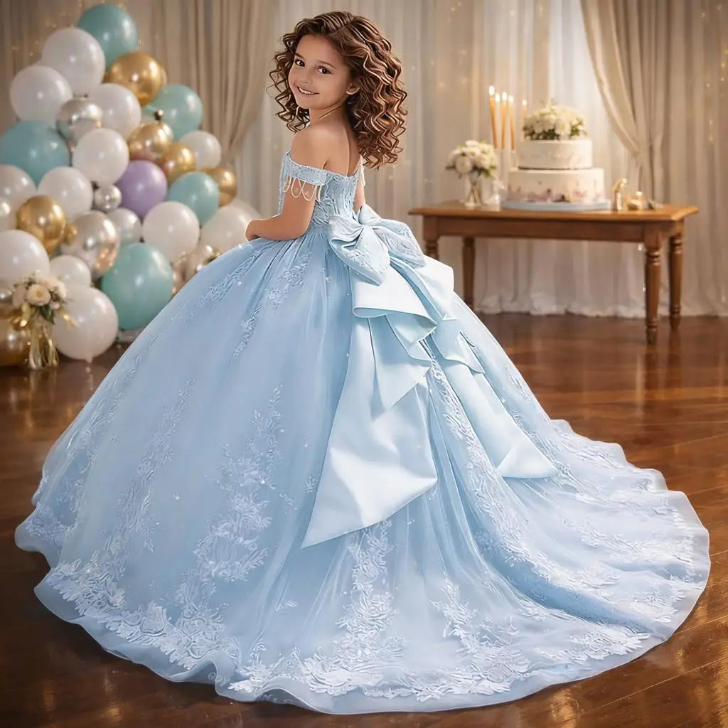 Robe de cérémonie fille en tulle à traîne – CLEVI Paris