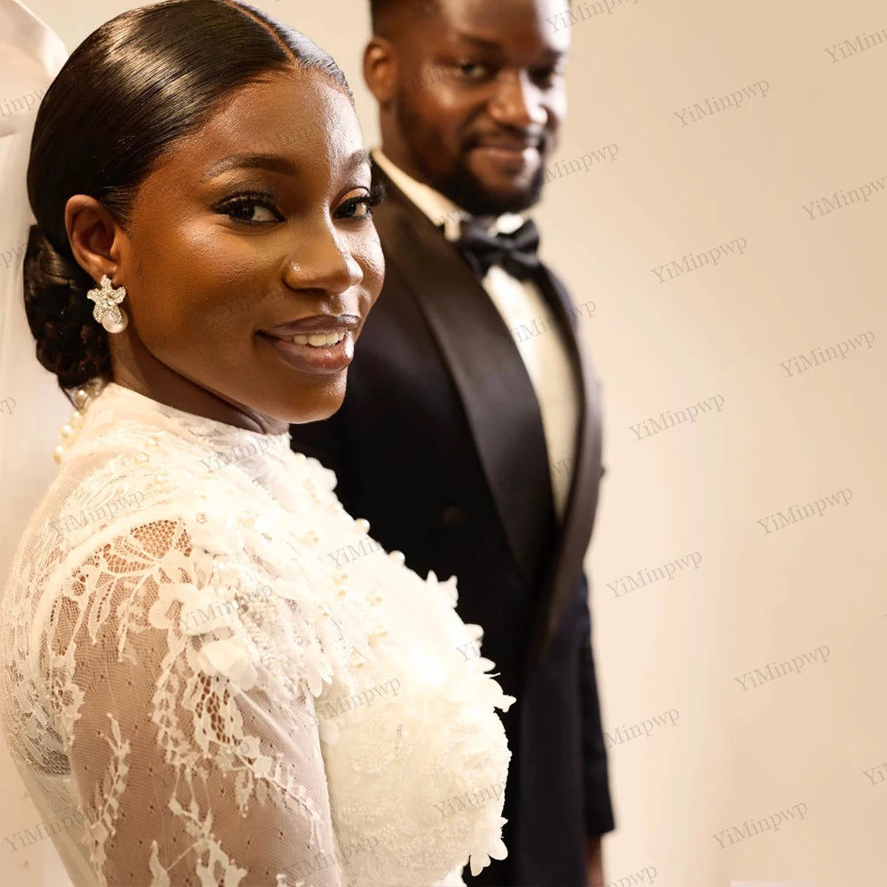 Robe de mariée courte à fleurs – CLEVI Paris
