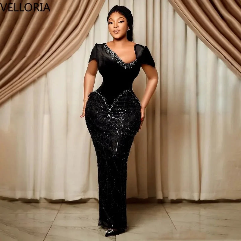 Robe de soirée sirène satinée à perles – CLEVI Paris