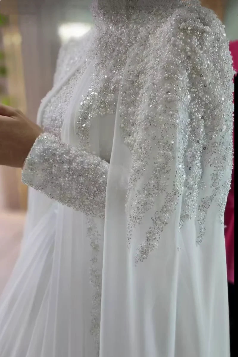 Robe de mariée musulmane en mousseline à col haut – CLEVI Paris