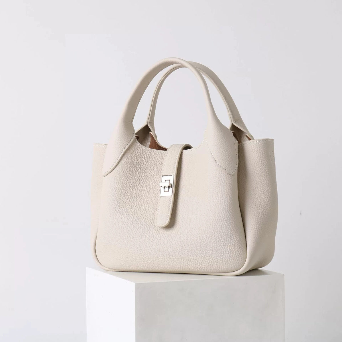 Sac seau femme en cuir à poches – CLEVI Paris
