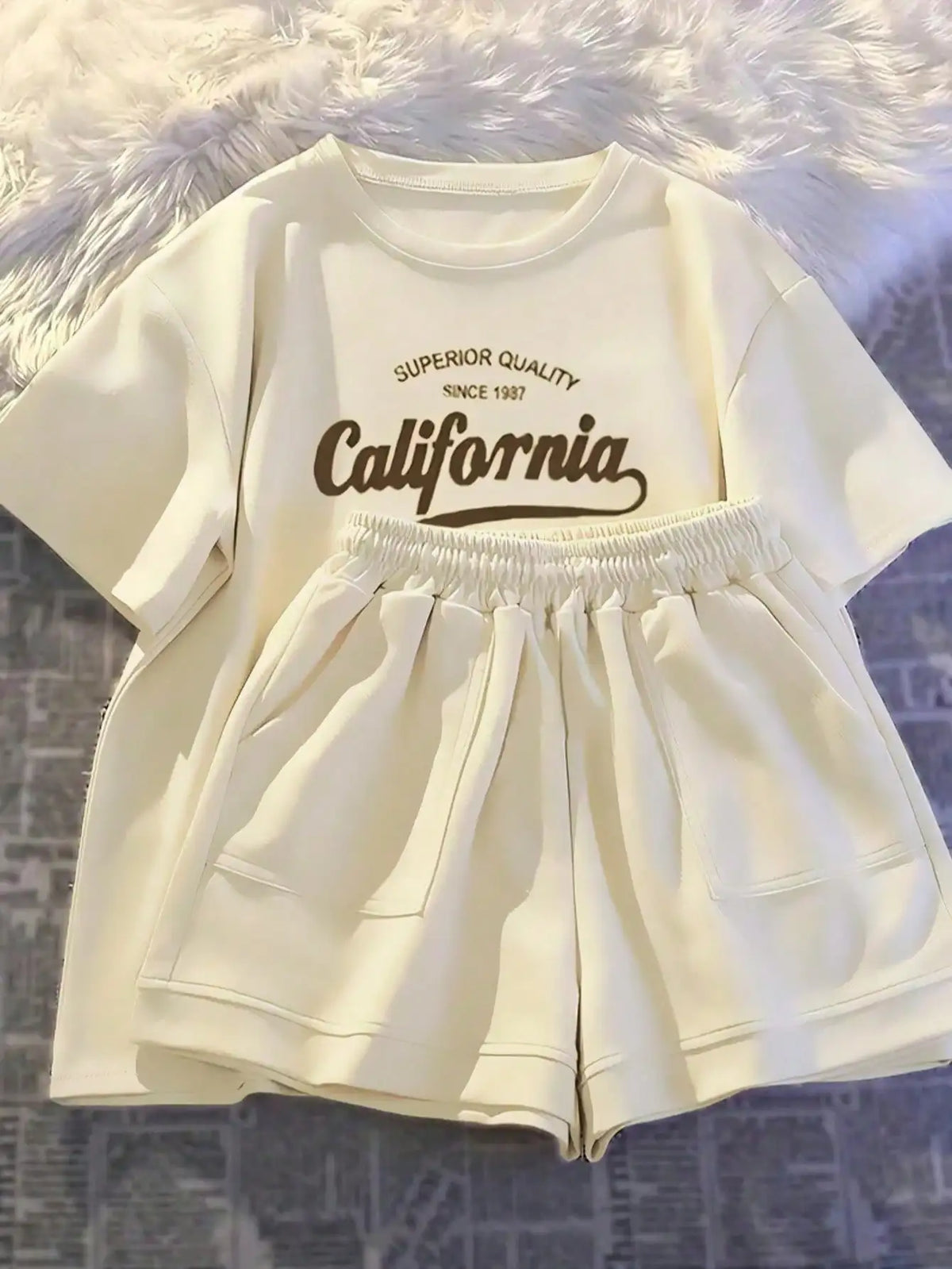 Ensemble fille t-shirt cœur et short rayé – CLEVI Paris