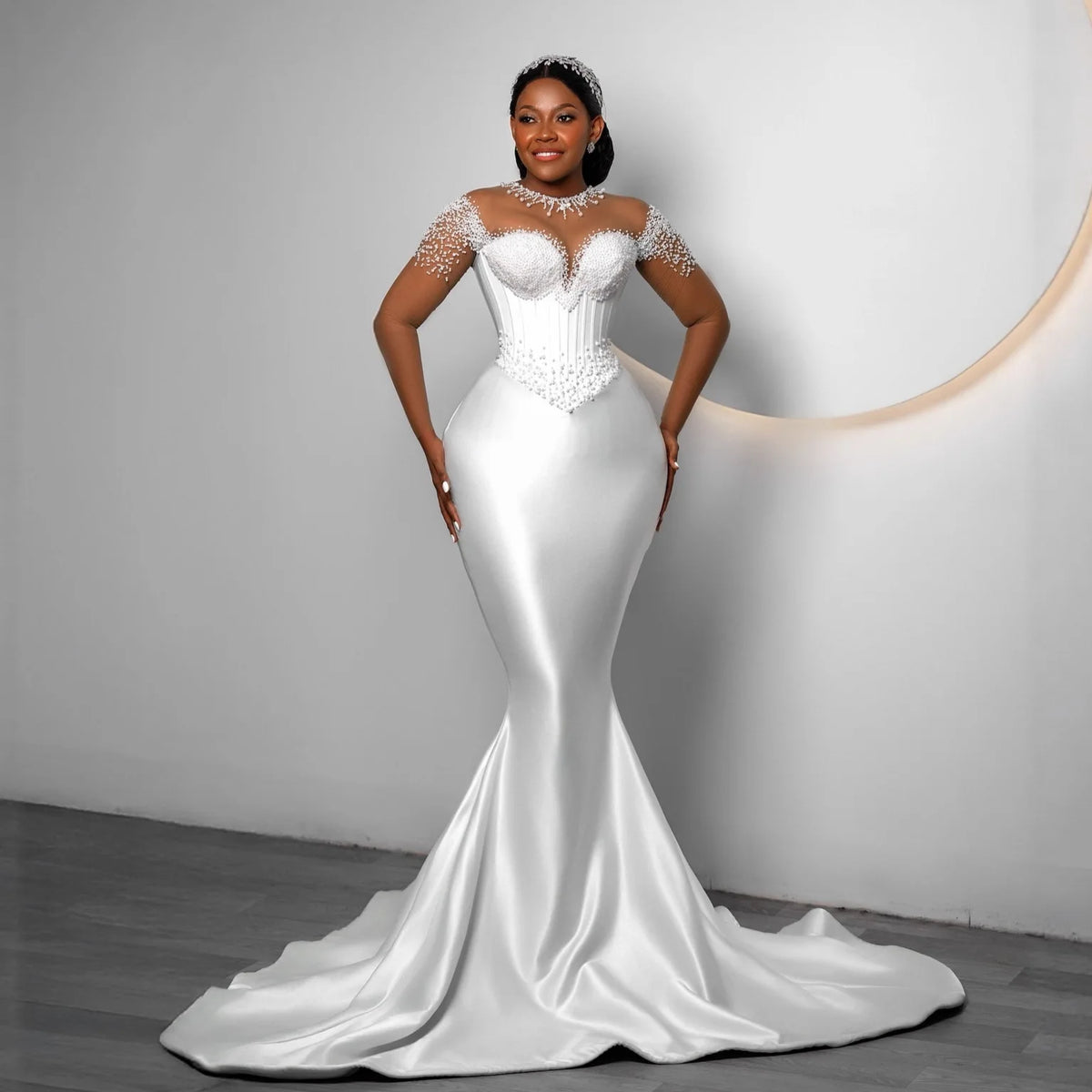 Robe de mariée sirène en satin perlé – CLEVI Paris