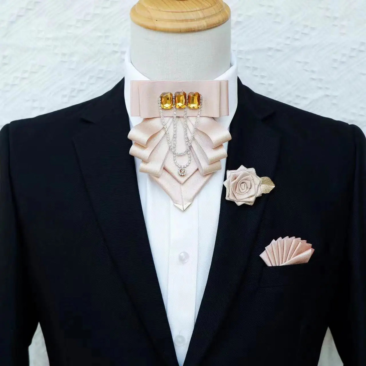 Ensemble nœud papillon 3 pièces, broche et fleurs – CLEVI Paris