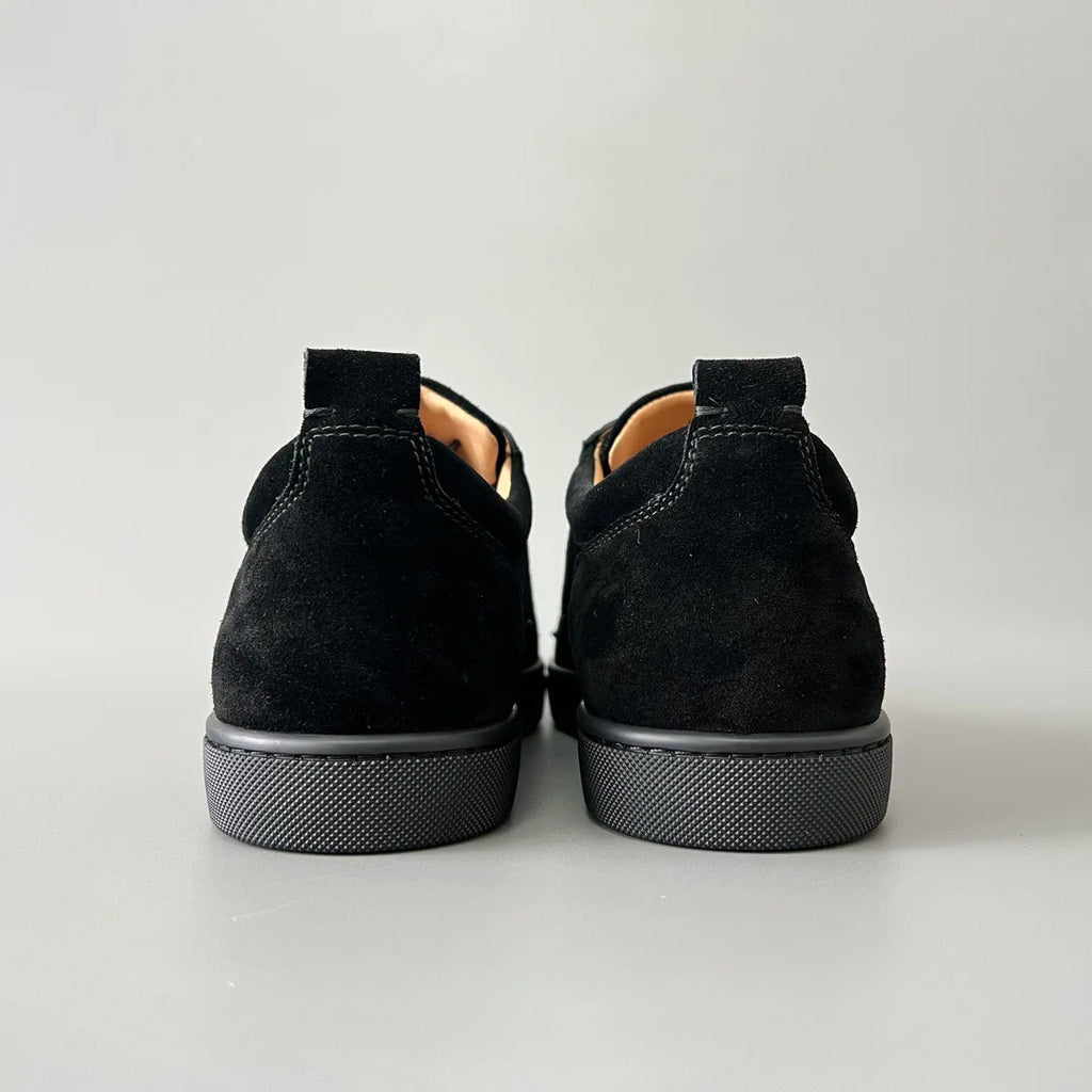 Sneakers Basses Cuir Suède Noir Rivets Semelle Rouge Homme – CLEVI Paris