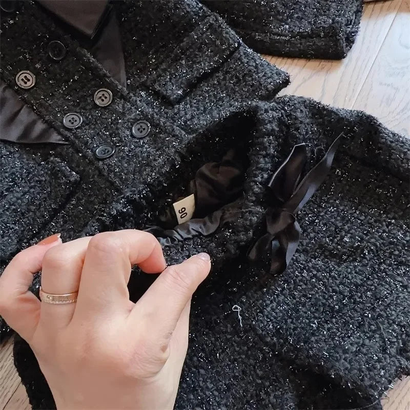 Ensemble fille noir veste et jupe courte – CLEVI Paris