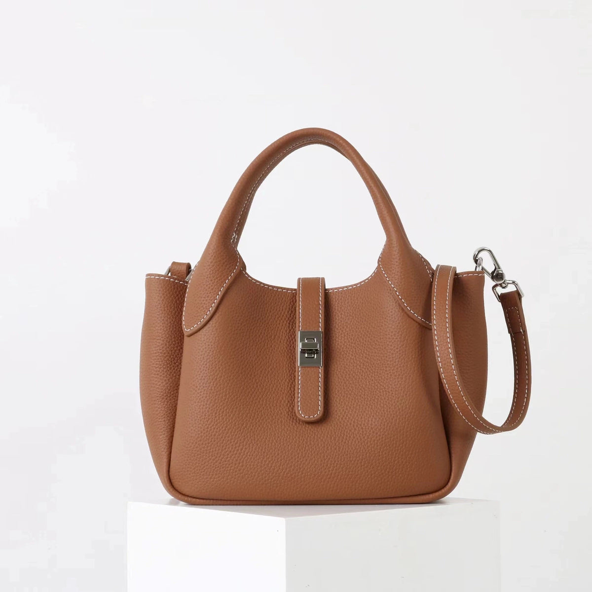 Sac seau femme en cuir à poches – CLEVI Paris