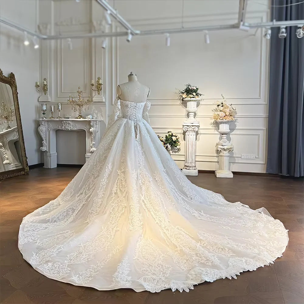 Robe de mariée princesse épaules dénudées – CLEVI Paris