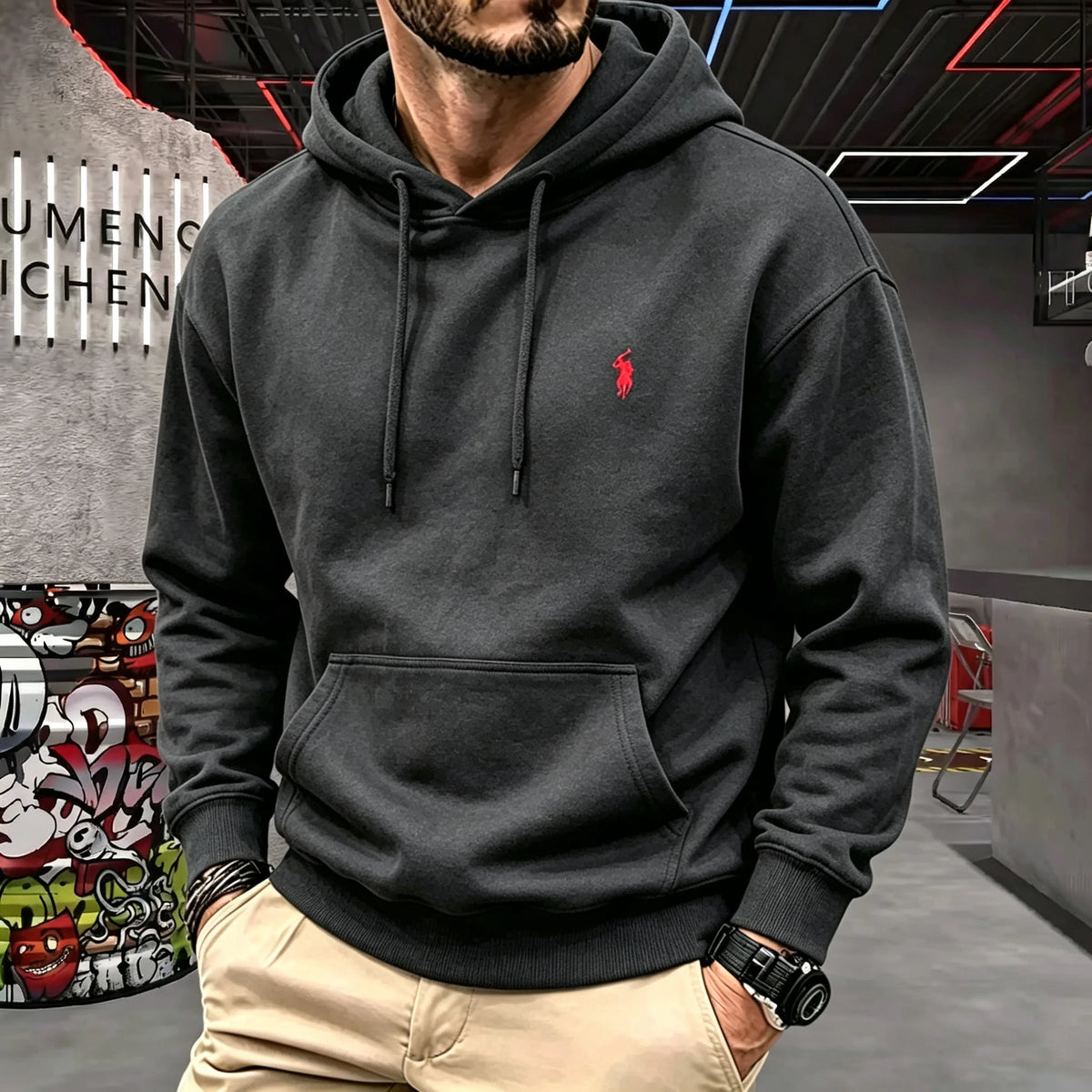 Sweat homme à capuche et poche kangourou – CLEVI Paris