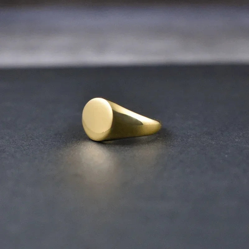 Chevalière ovale dorée en acier inoxydable – CLEVI Paris