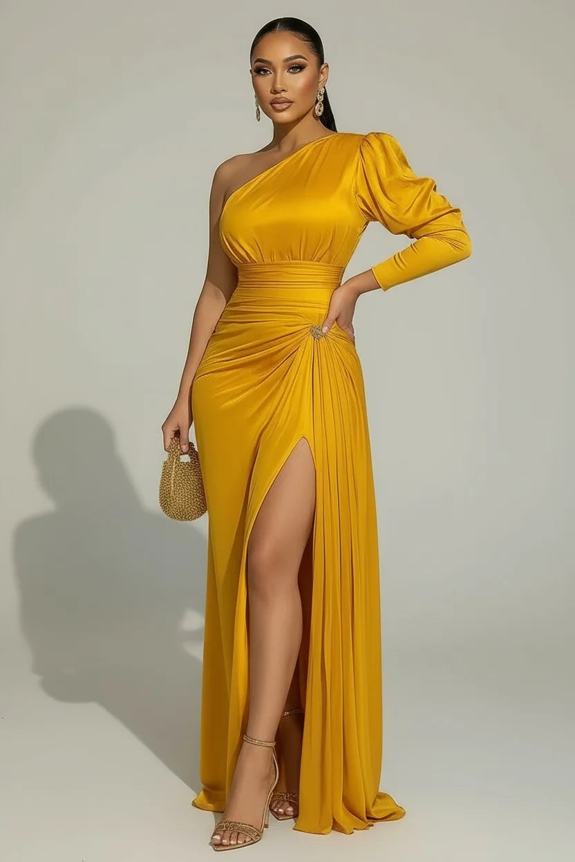 Robe longue asymétrique satinée – CLEVI Paris