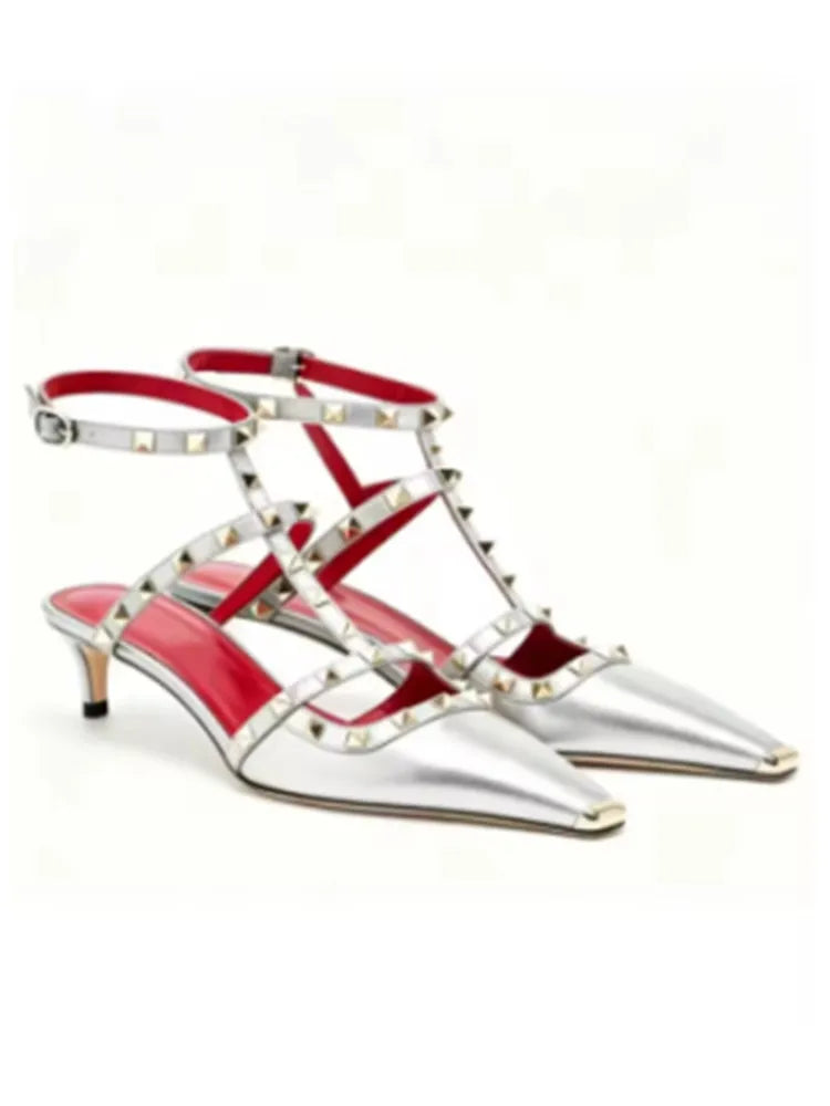 Sandales femme à talon fin et rivets – CLEVI Paris