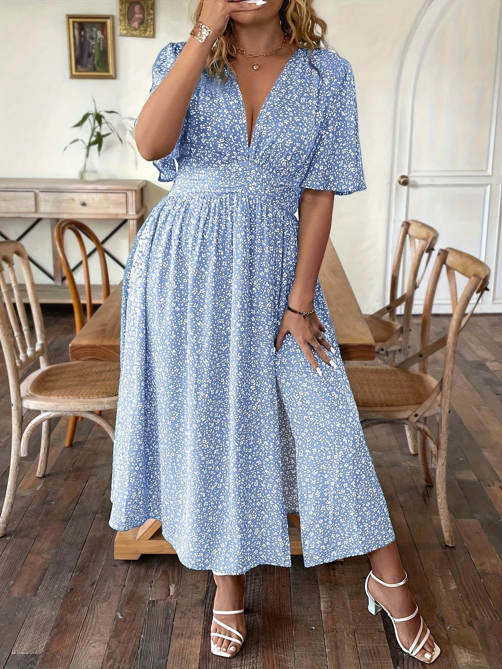 Robe Florale Grande Taille Femme Col V Manches Courtes Style Plage – CLEVI Paris