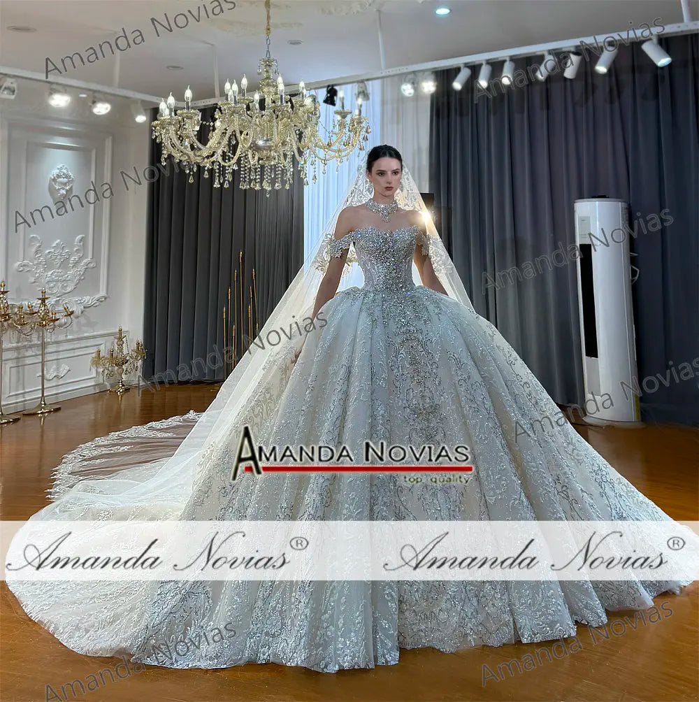 Robe de mariée princesse en tulle fleuri – CLEVI Paris