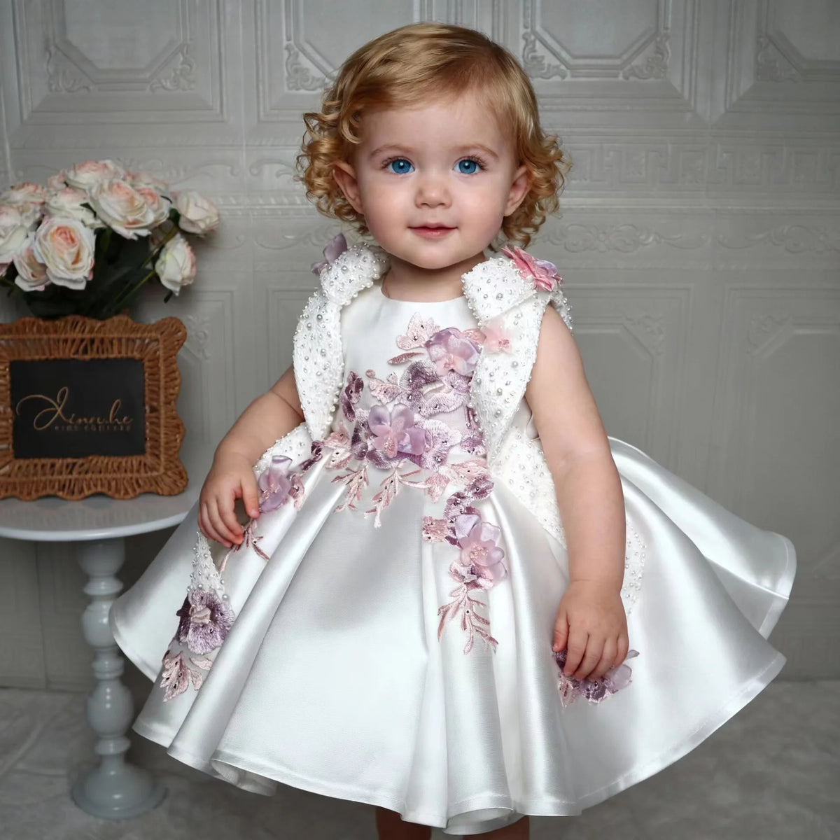 Robe princesse fille blanche brodée – CLEVI Paris