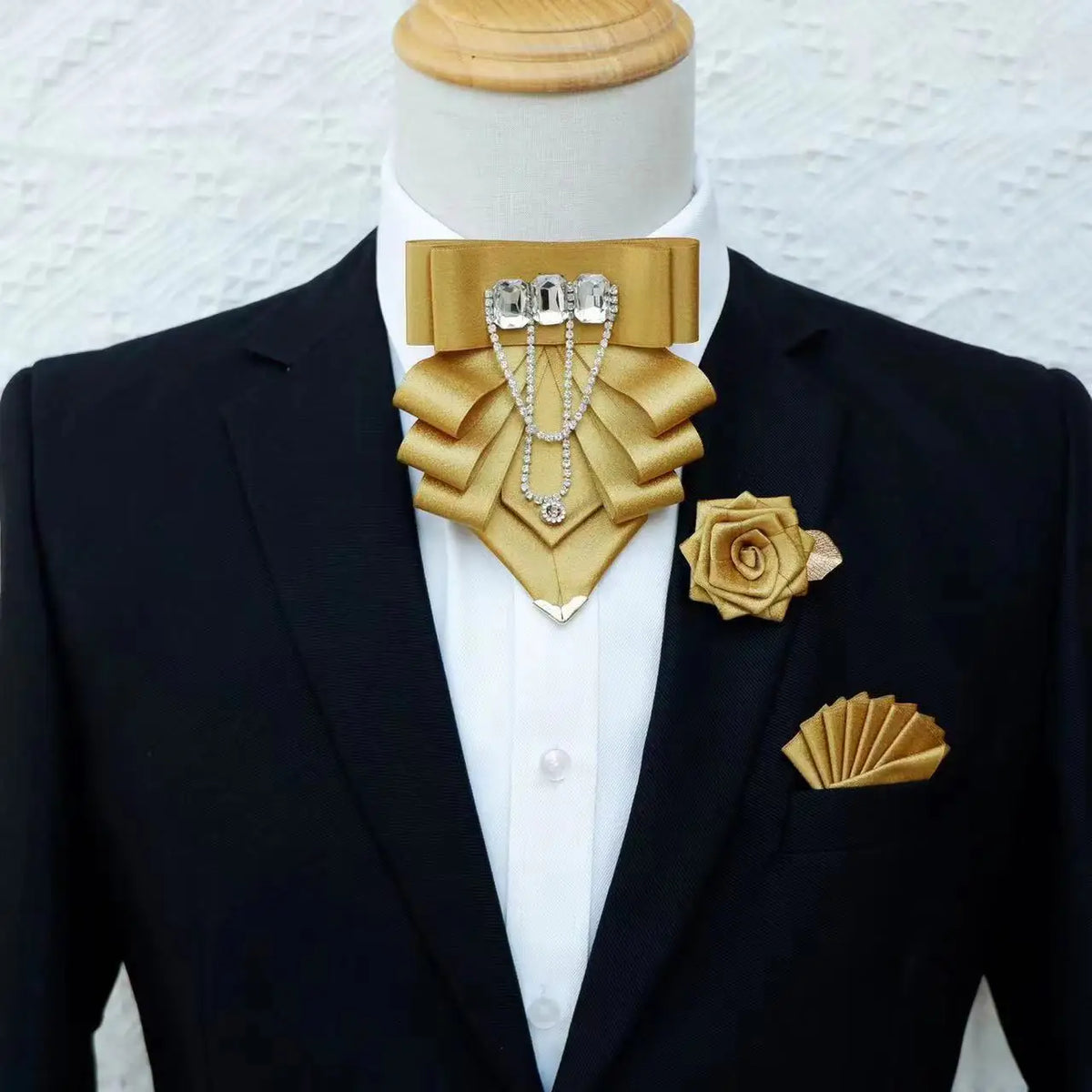 Ensemble nœud papillon 3 pièces, broche et fleurs – CLEVI Paris