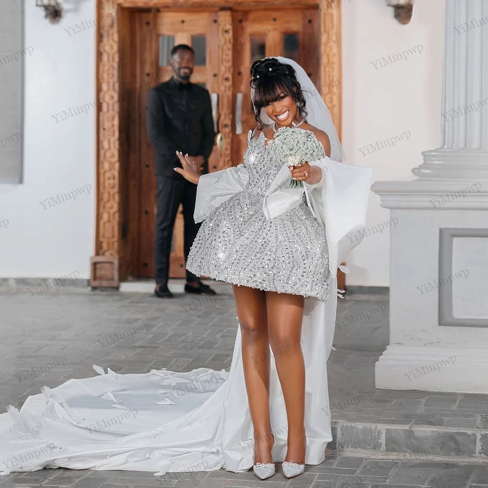 Robe de mariée courte à cristaux – CLEVI Paris