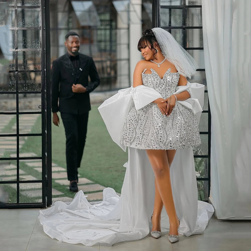Robe de mariée courte à cristaux – CLEVI Paris