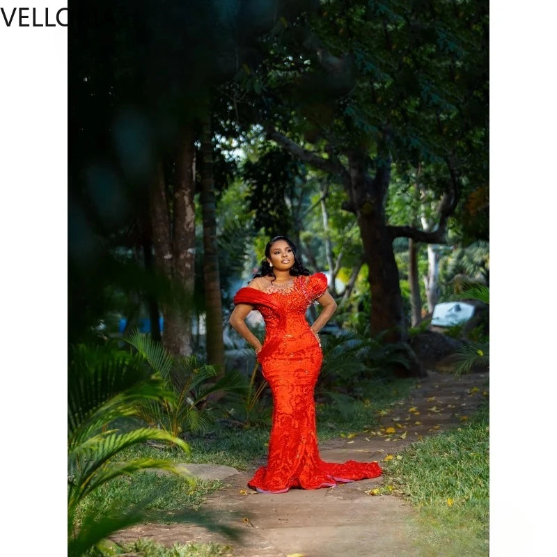 Robe de bal sirène en dentelle à cristaux – CLEVI Paris