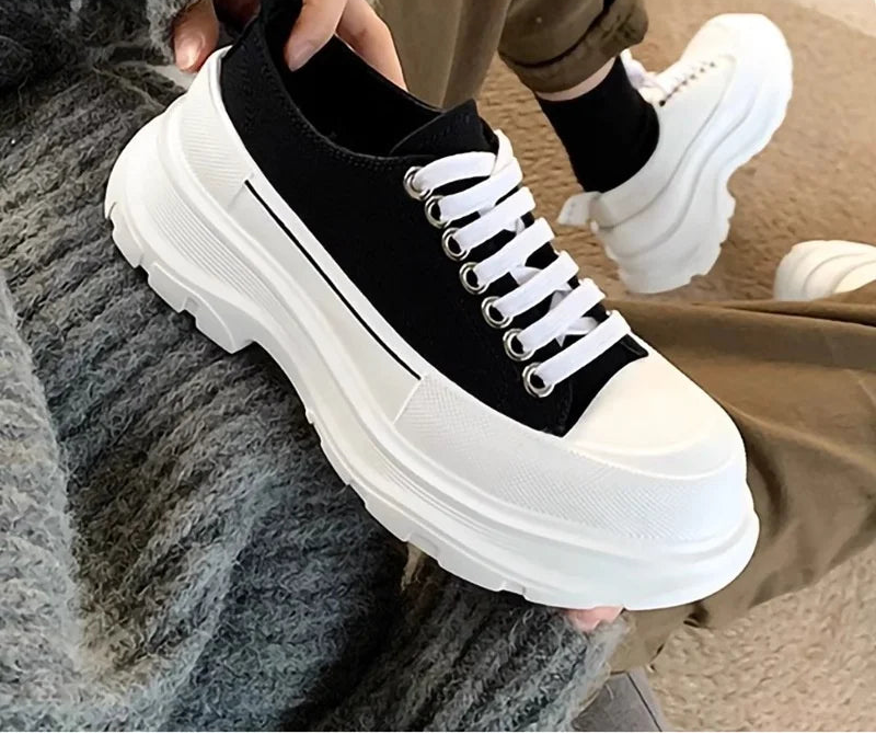 Sneakers Unisexe Canvas Semelle Épaisse Rehaussante Noir & Blanc – CLEVI Paris