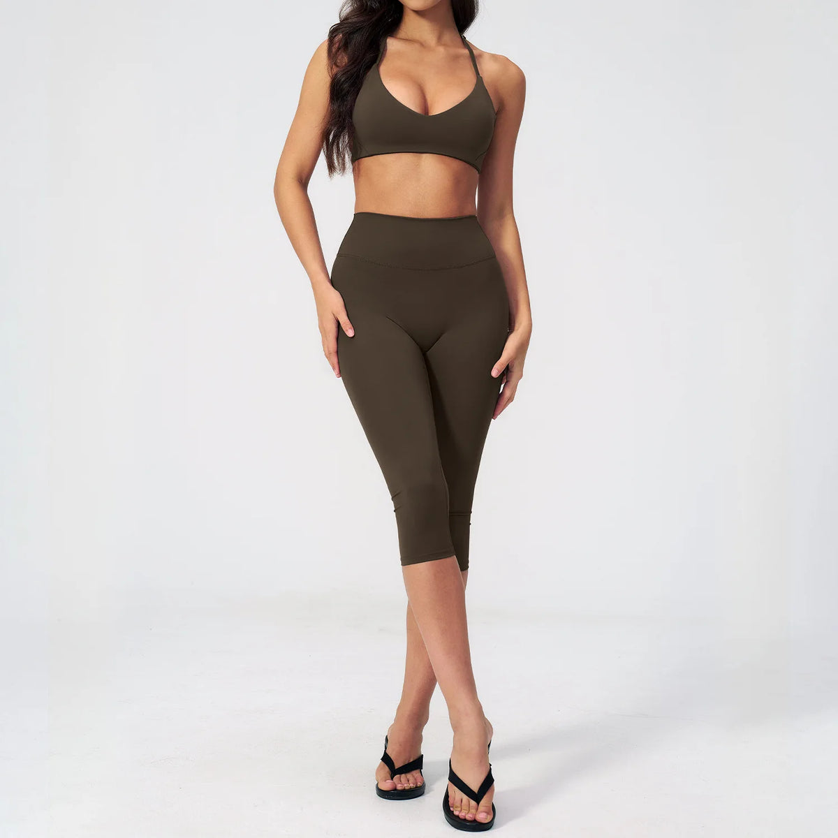 Ensemble yoga femme brassière et legging capri – CLEVI Paris