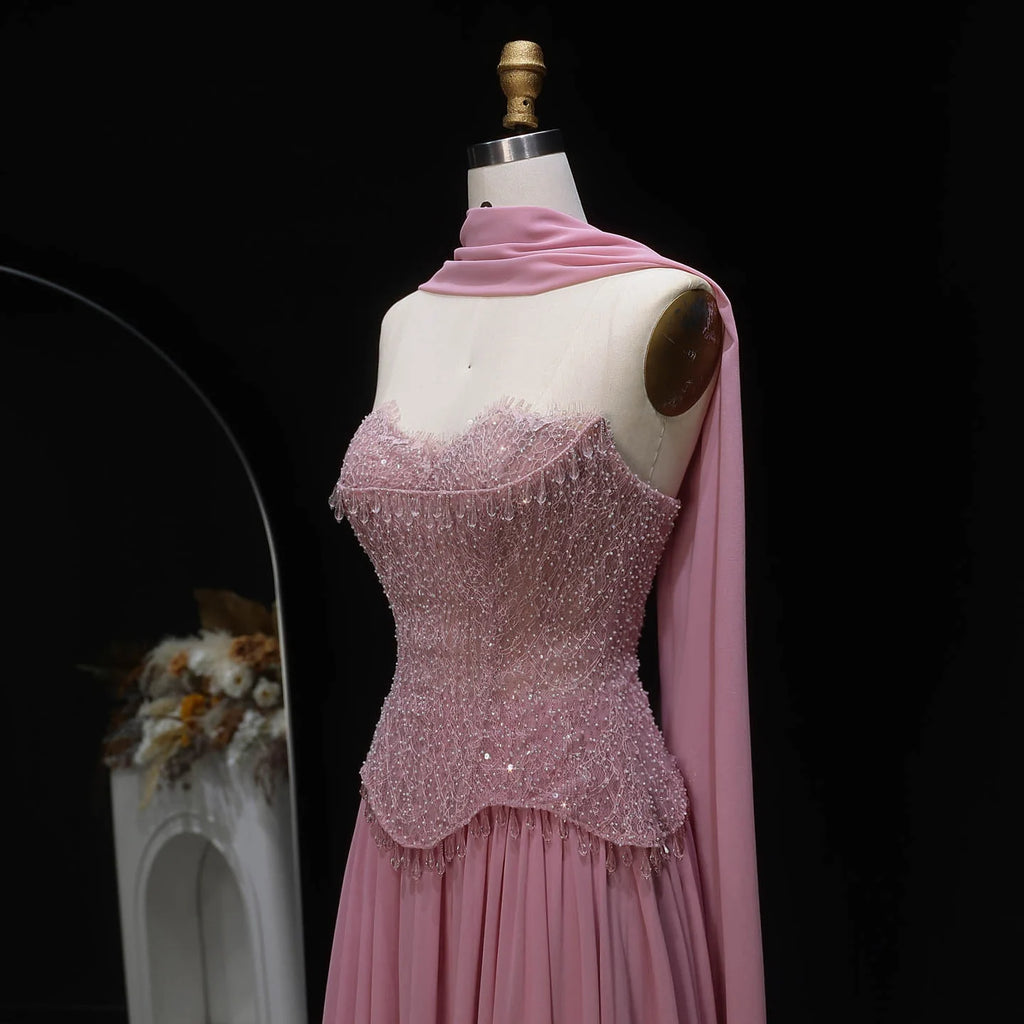 Robe de soirée rose perlée avec écharpe – CLEVI Paris