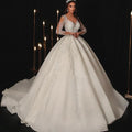 Robe de mariée princesse à col V – CLEVI Paris