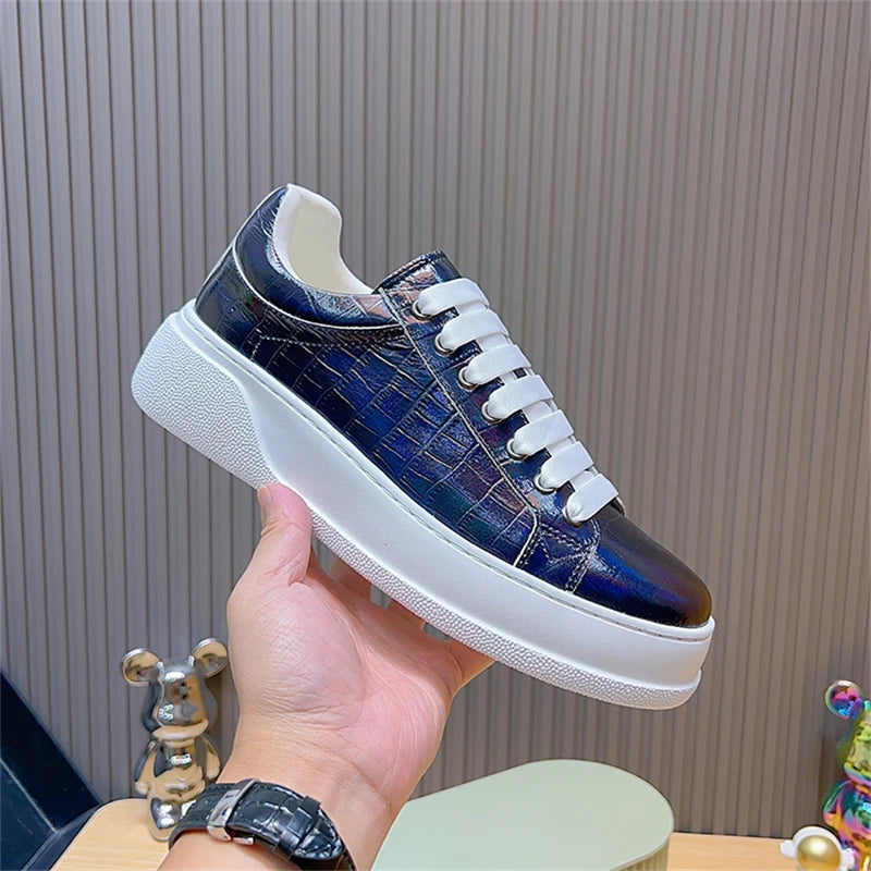 Sneakers basses unisexes bleues à lacets – CLEVI Paris