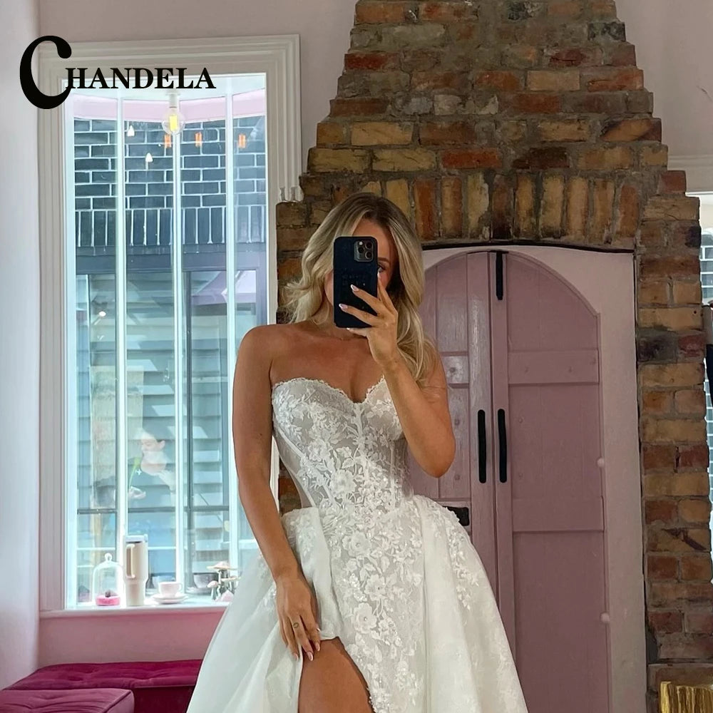 Robe de mariée fendue en tulle – CLEVI Paris