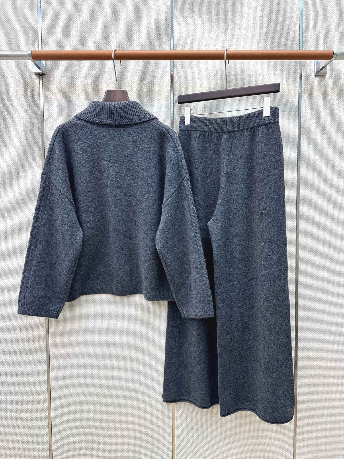 Ensemble cardigan torsadé et pantalon femme – CLEVI Paris